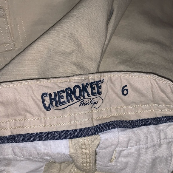 Cherokee Heritage Khaki shorts size 6 - Picture 3 of 4